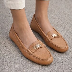 WOMENS COACH FREDERICA LOAFERS / TAN / SIZE 8.5